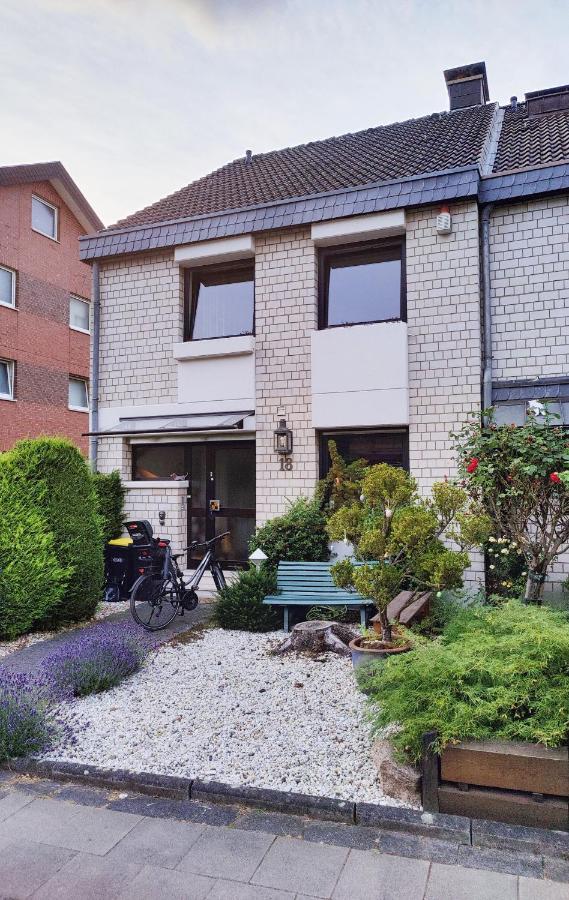 Spacious & Comfortable Guestrooms W Private Bathrooms Near Koelnmesse & Lanxess Arena, Free Parking, Highspeed Wifi 外观 照片