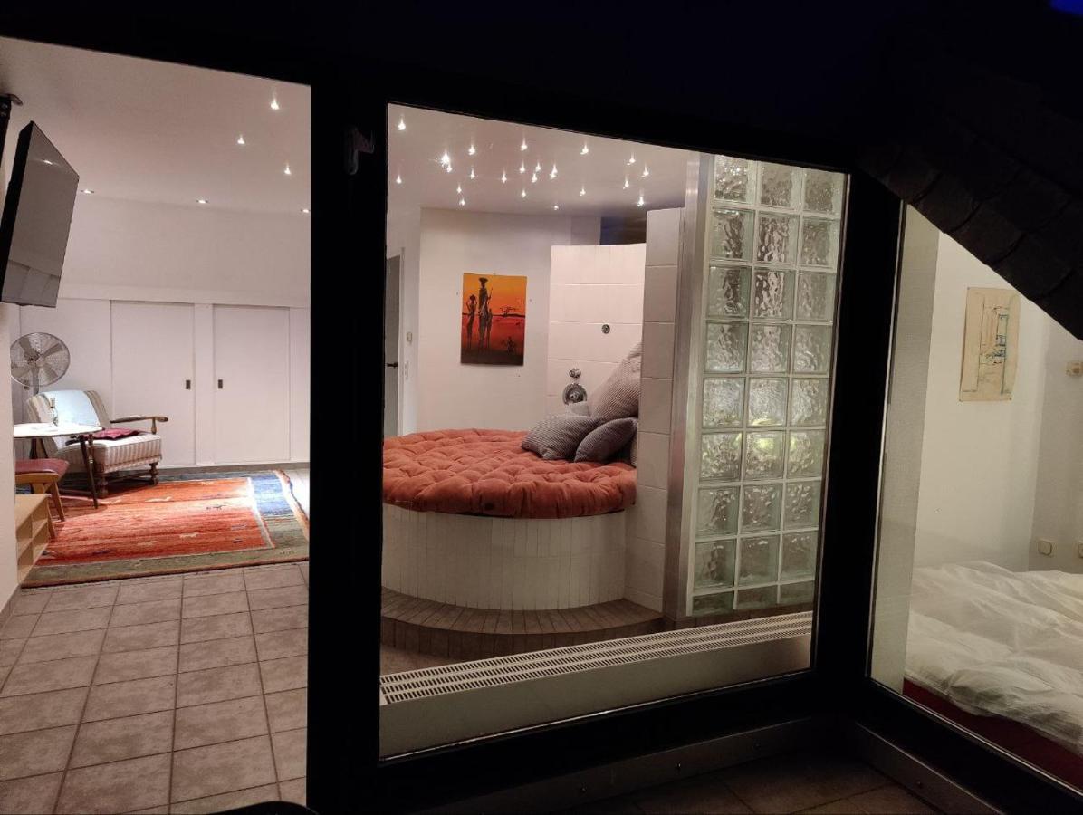 Spacious & Comfortable Guestrooms W Private Bathrooms Near Koelnmesse & Lanxess Arena, Free Parking, Highspeed Wifi 外观 照片